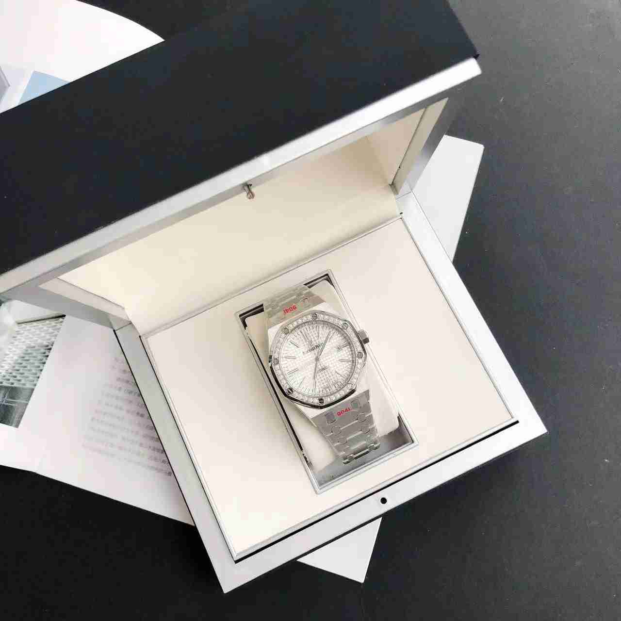 AUDEMARS   PIGUET Royal  Oak 41mm  AU0270