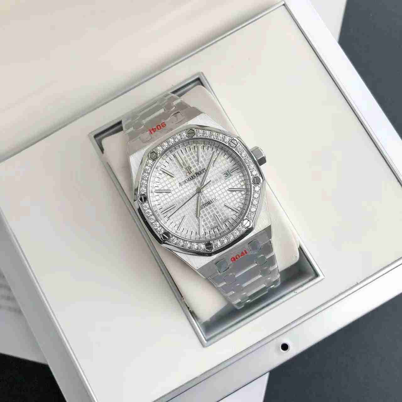 AUDEMARS   PIGUET Royal  Oak 41mm  AU0270