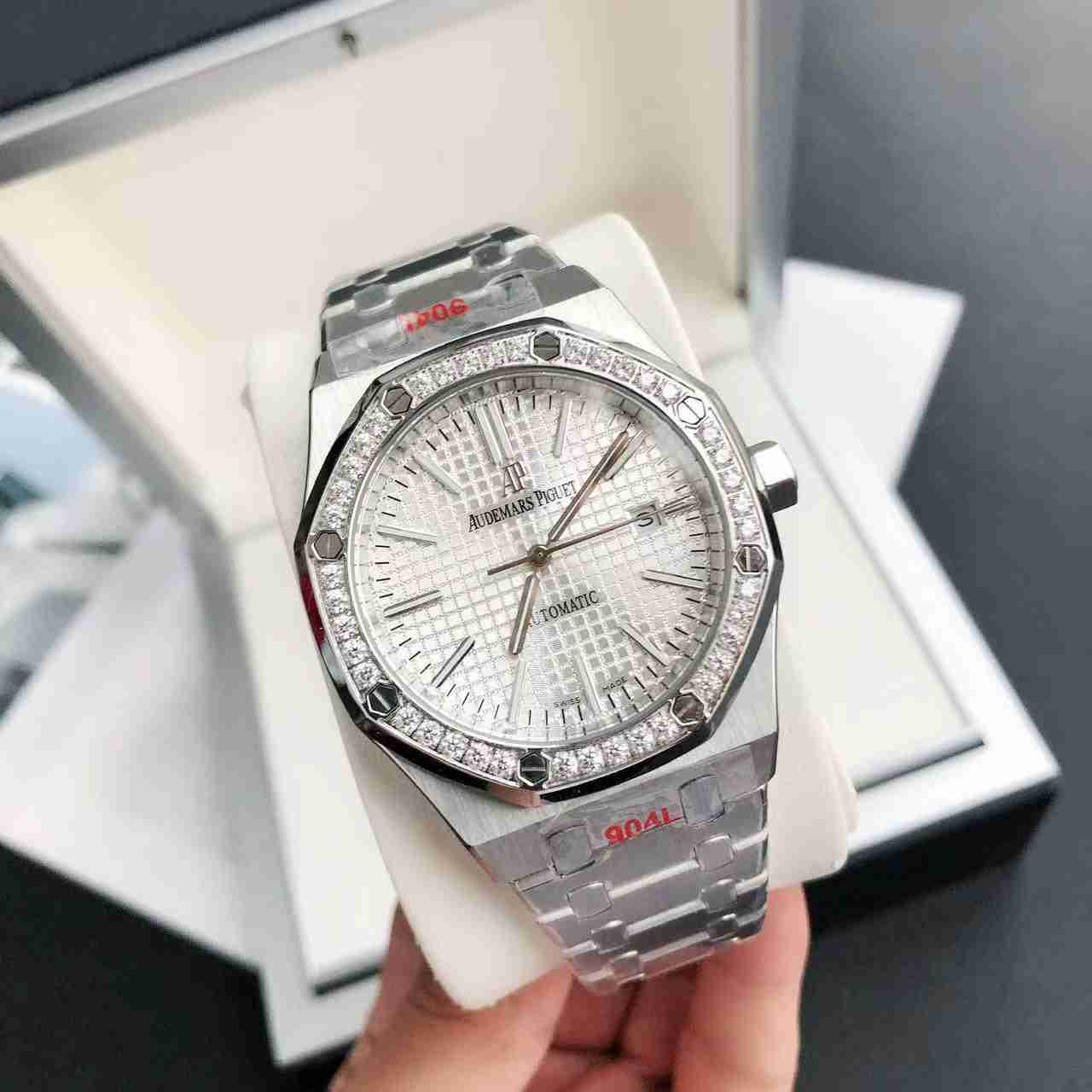 AUDEMARS   PIGUET Royal  Oak 41mm  AU0270