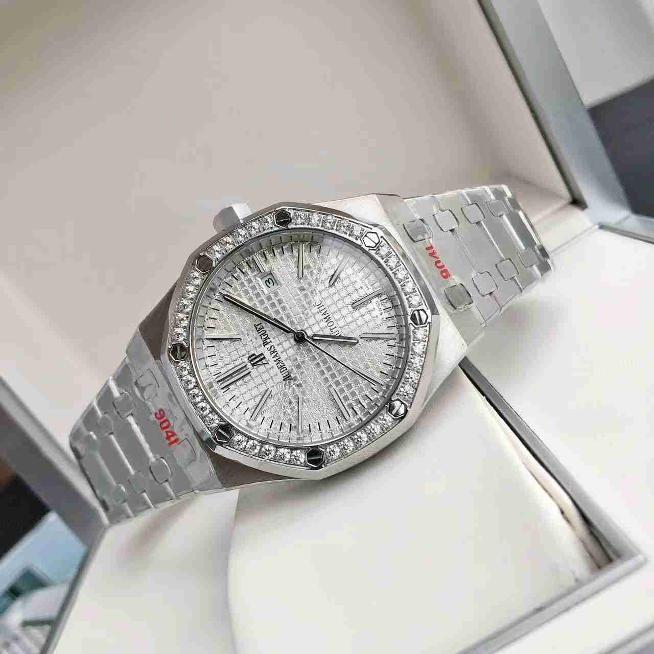 AUDEMARS   PIGUET Royal  Oak 41mm  AU0270