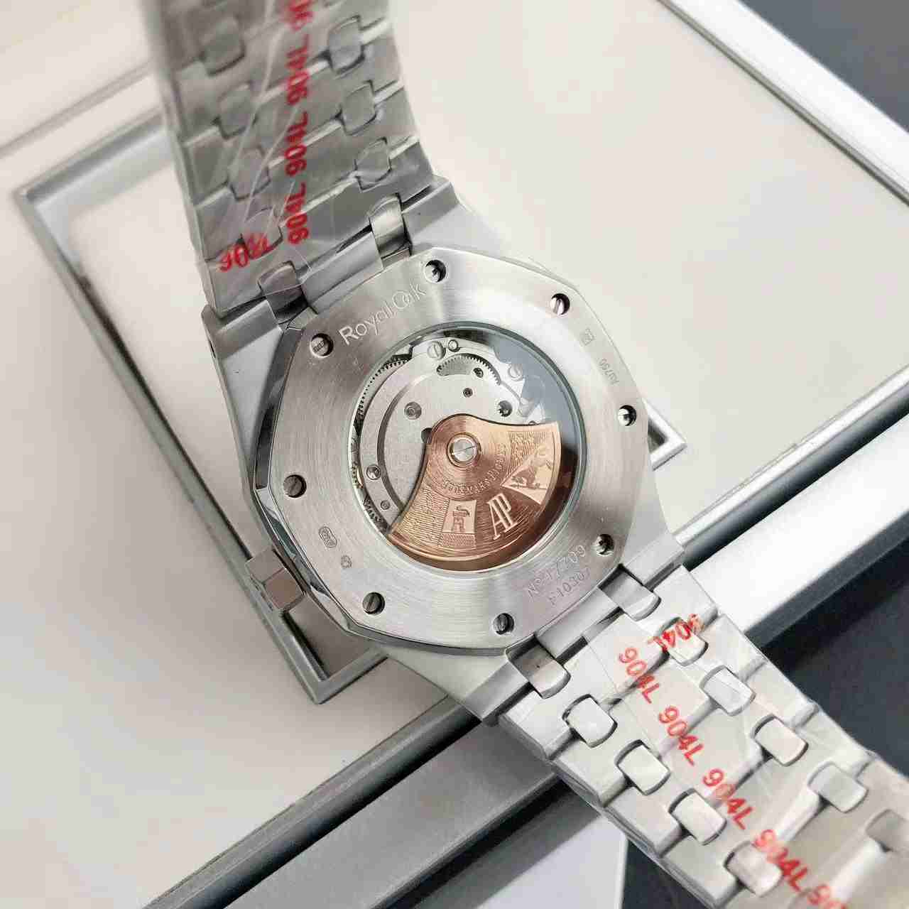 AUDEMARS   PIGUET Royal  Oak 41mm  AU0270