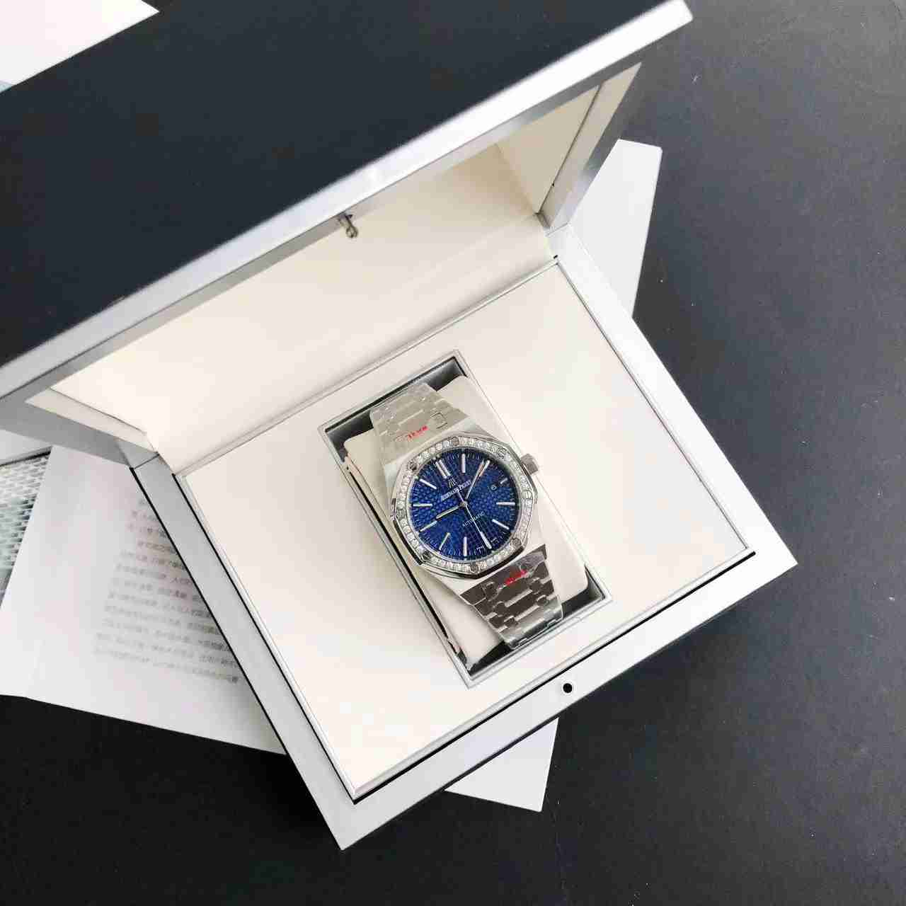 AUDEMARS   PIGUET Royal  Oak 41mm  AU0271