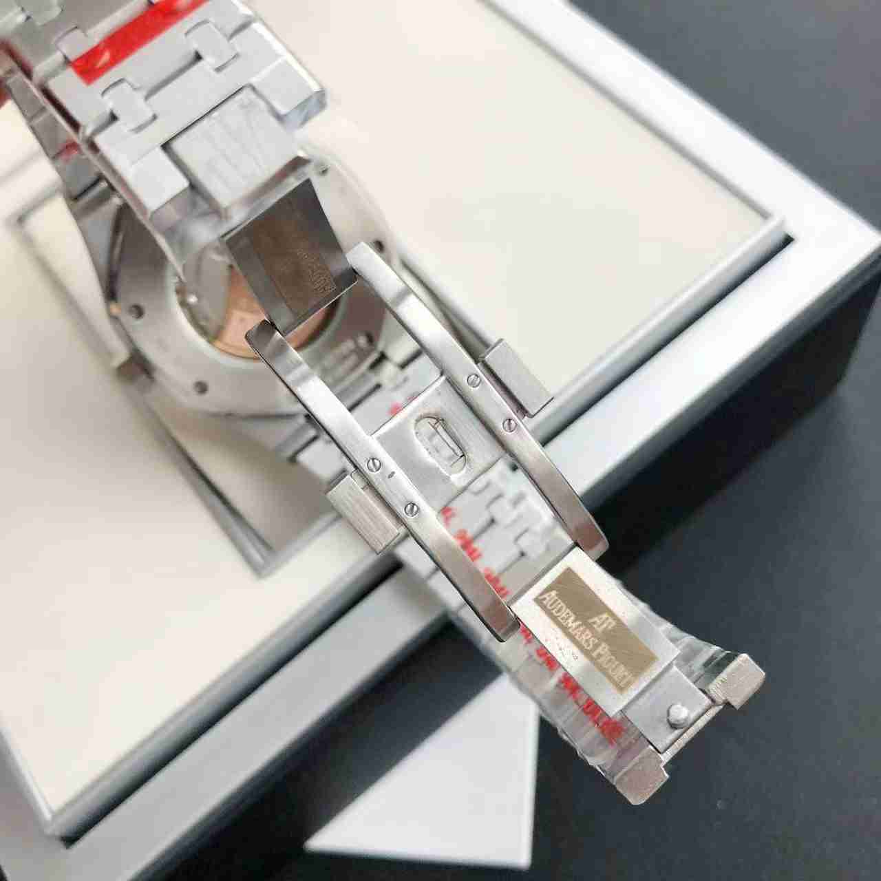 AUDEMARS   PIGUET Royal  Oak 41mm  AU0271