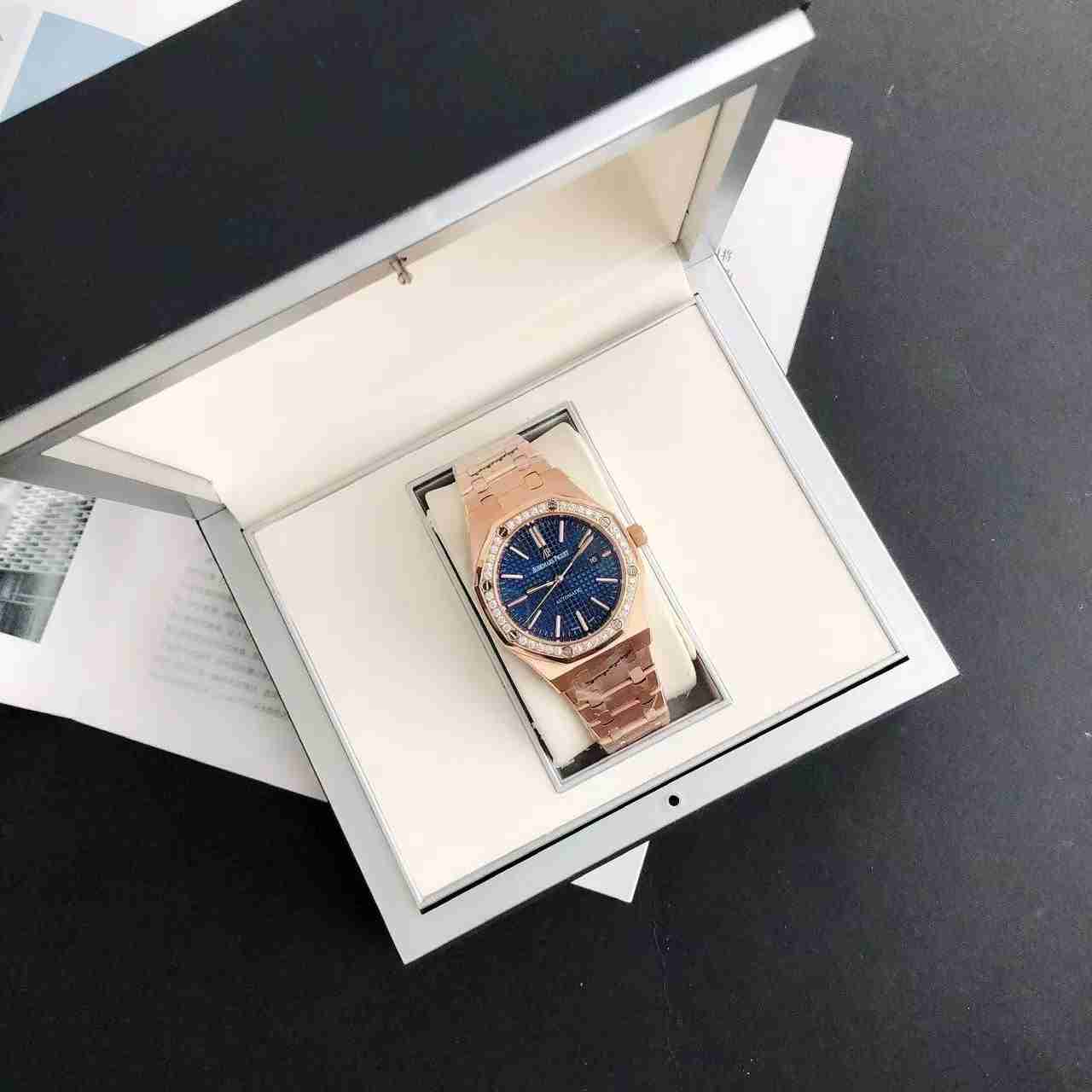 AUDEMARS   PIGUET Royal  Oak 41mm  AU0272