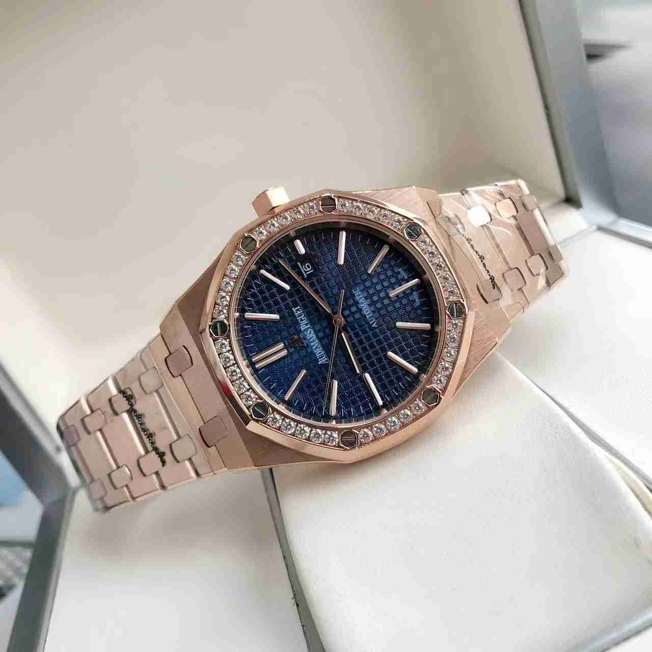 AUDEMARS   PIGUET Royal  Oak 41mm  AU0272
