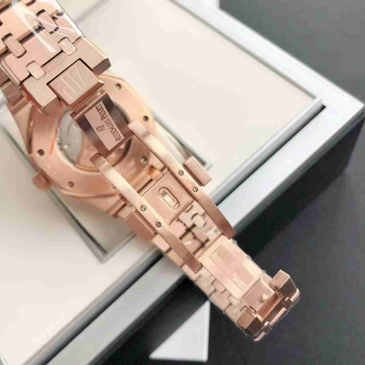 AUDEMARS   PIGUET Royal  Oak 41mm  AU0272