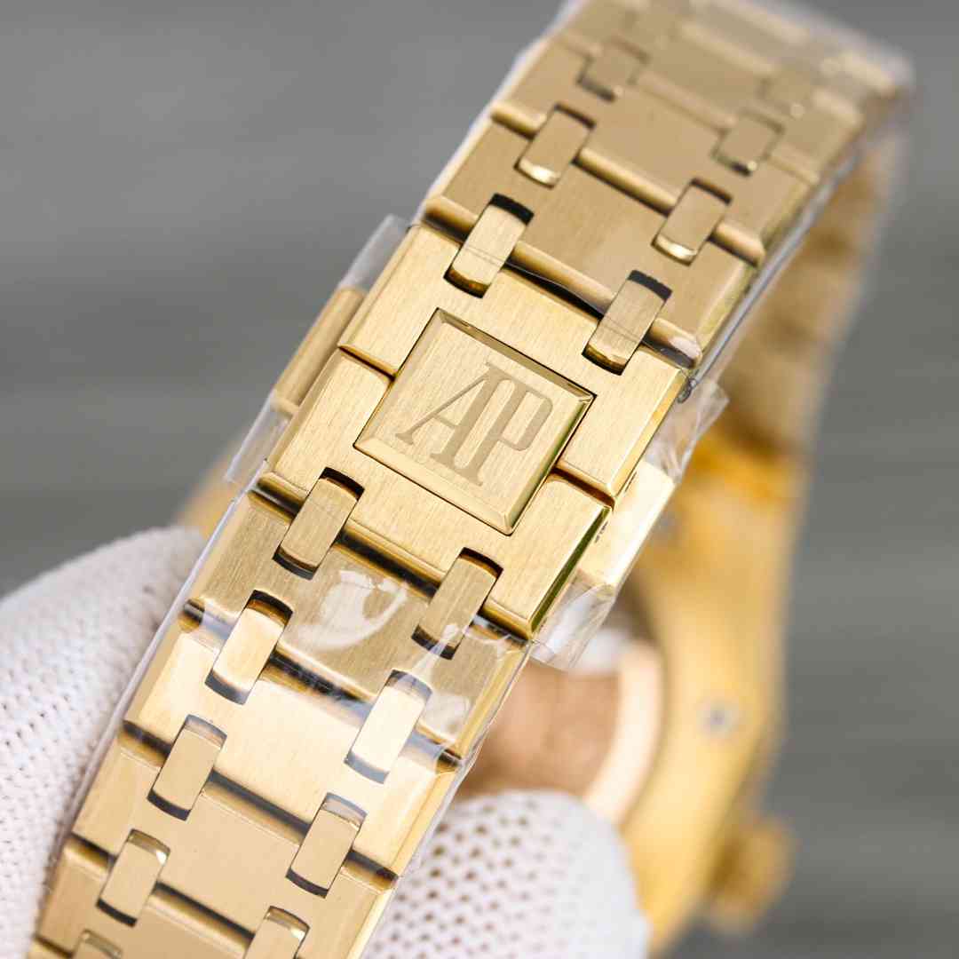 AUDEMARS PIGUET Royal Oak 37mm AU0303 AUDEMARS PIGUET Royal Oak 37mm AU0303