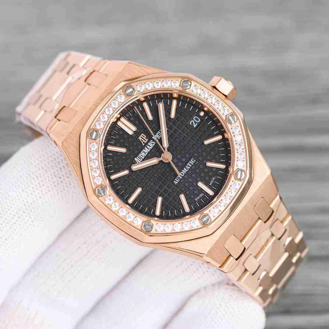AUDEMARS  PIGUET Royal  Oak 37mm  AU0305