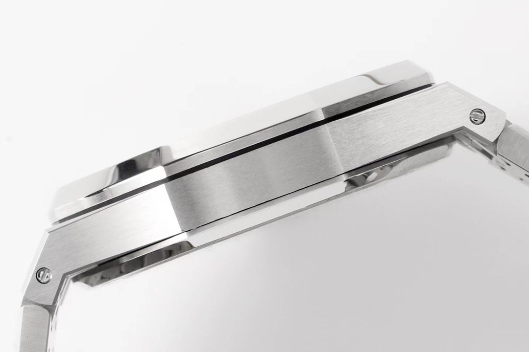 AUDEMARS   PIGUET Royal  Oak（50th Anniversary） 41mm  AU0310