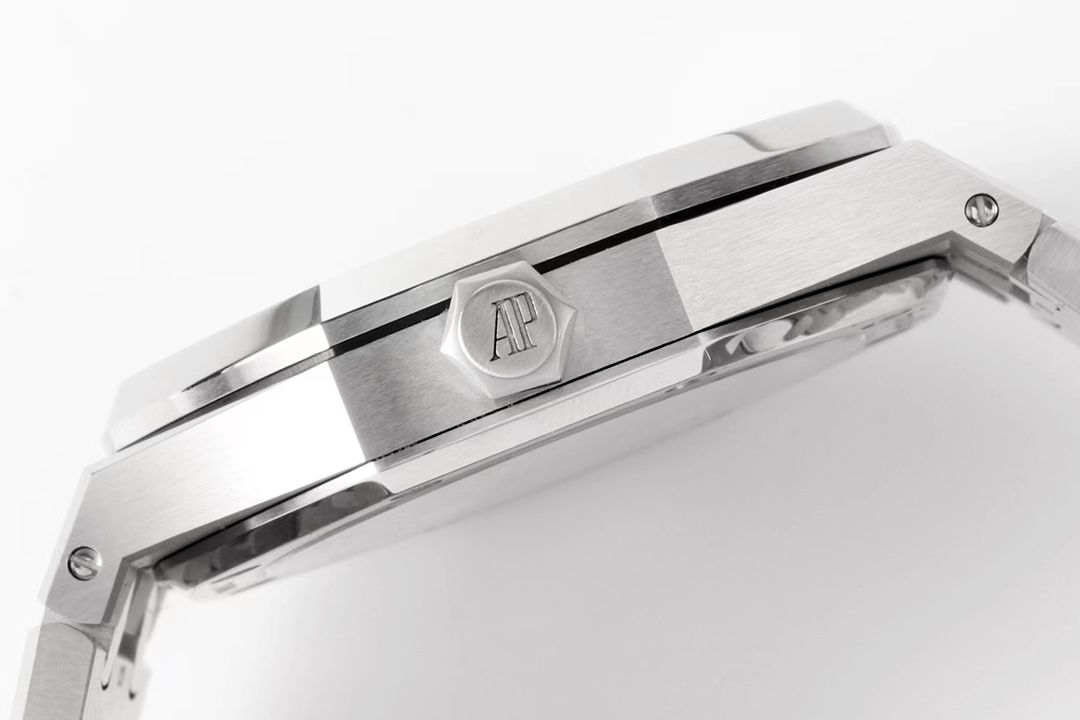 AUDEMARS   PIGUET Royal  Oak（50th Anniversary） 41mm  AU0311