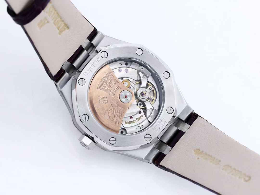 AUDEMARS  PIGUET Royal  Oak 37mm  AU0315