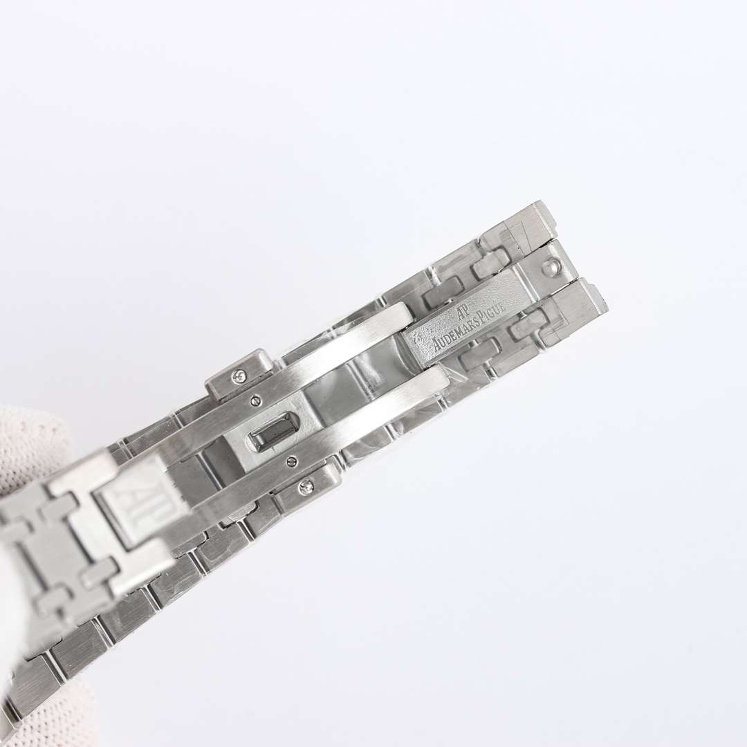 AUDEMARS PIGUET Royal Oak AU0404 AUDEMARS PIGUET Royal Oak AU0404