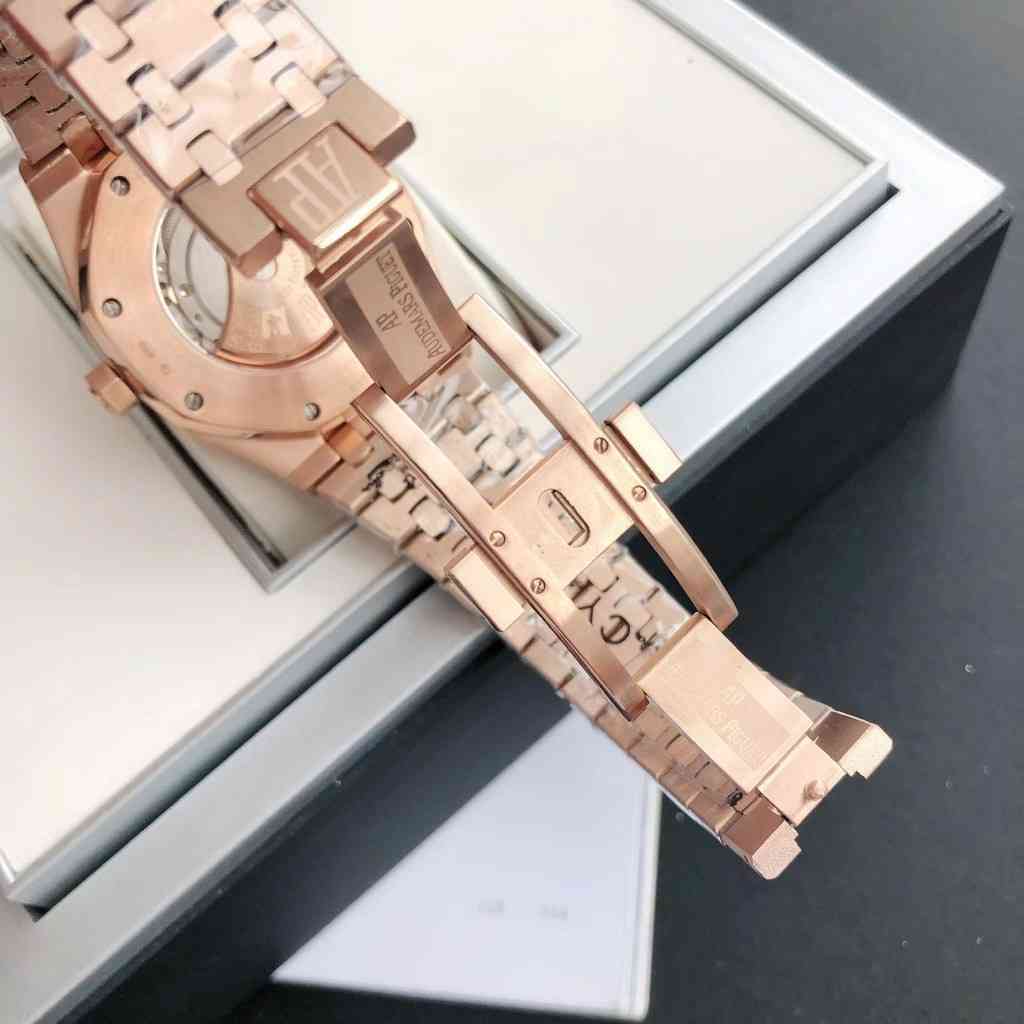 AUDEMARS     PIGUET A Royal Oak 41 AU0437
