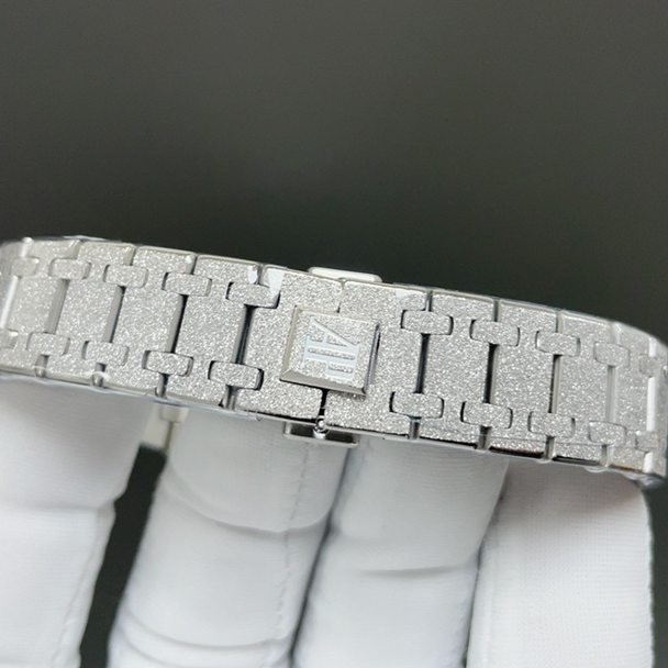 AUDEMARS  PIGUET Royal  Oak 33mm  AU0484