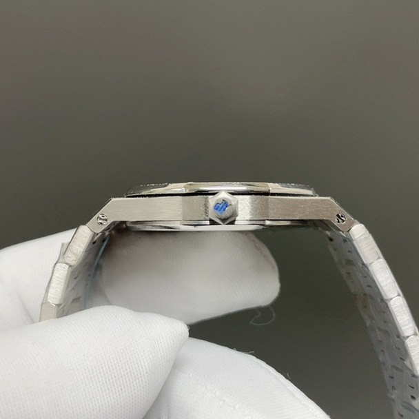 AUDEMARS  PIGUET Royal  Oak 33mm  AU0486