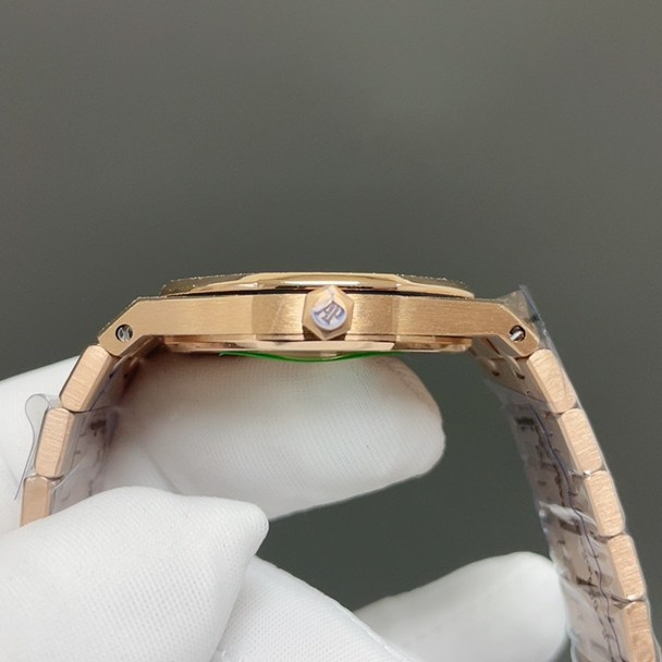 AUDEMARS  PIGUET Royal  Oak 33mm  AU0487