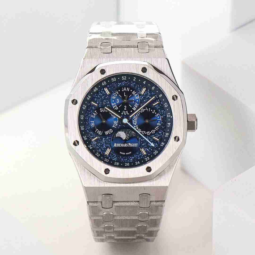 AUDEMARS    PIGUET Royal Oak AU0492