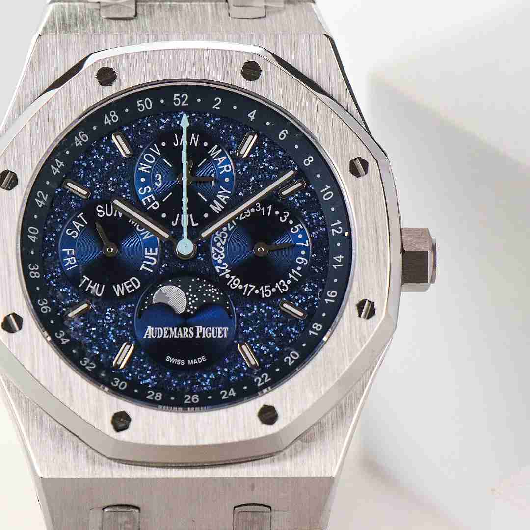AUDEMARS    PIGUET Royal Oak AU0492
