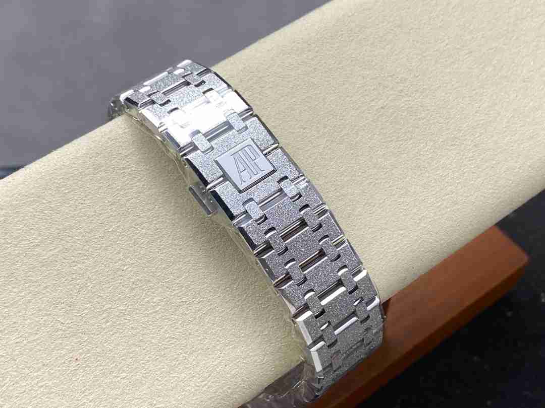 AUDEMARS     PIGUET Royal Oak 41mm AU0499
