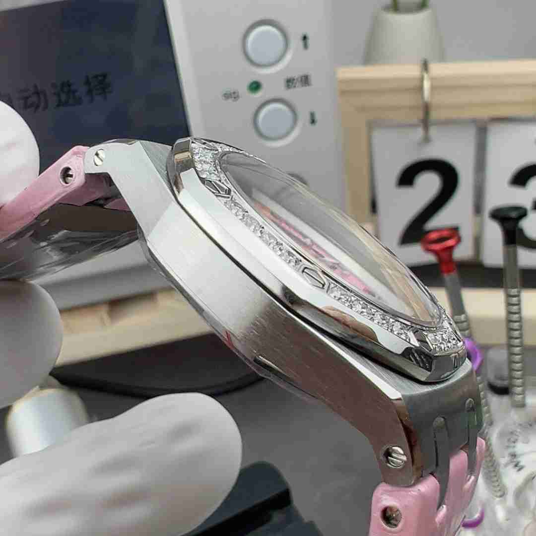 AUDEMARS  PIGUET Royal  Oak 33mm  AU0503