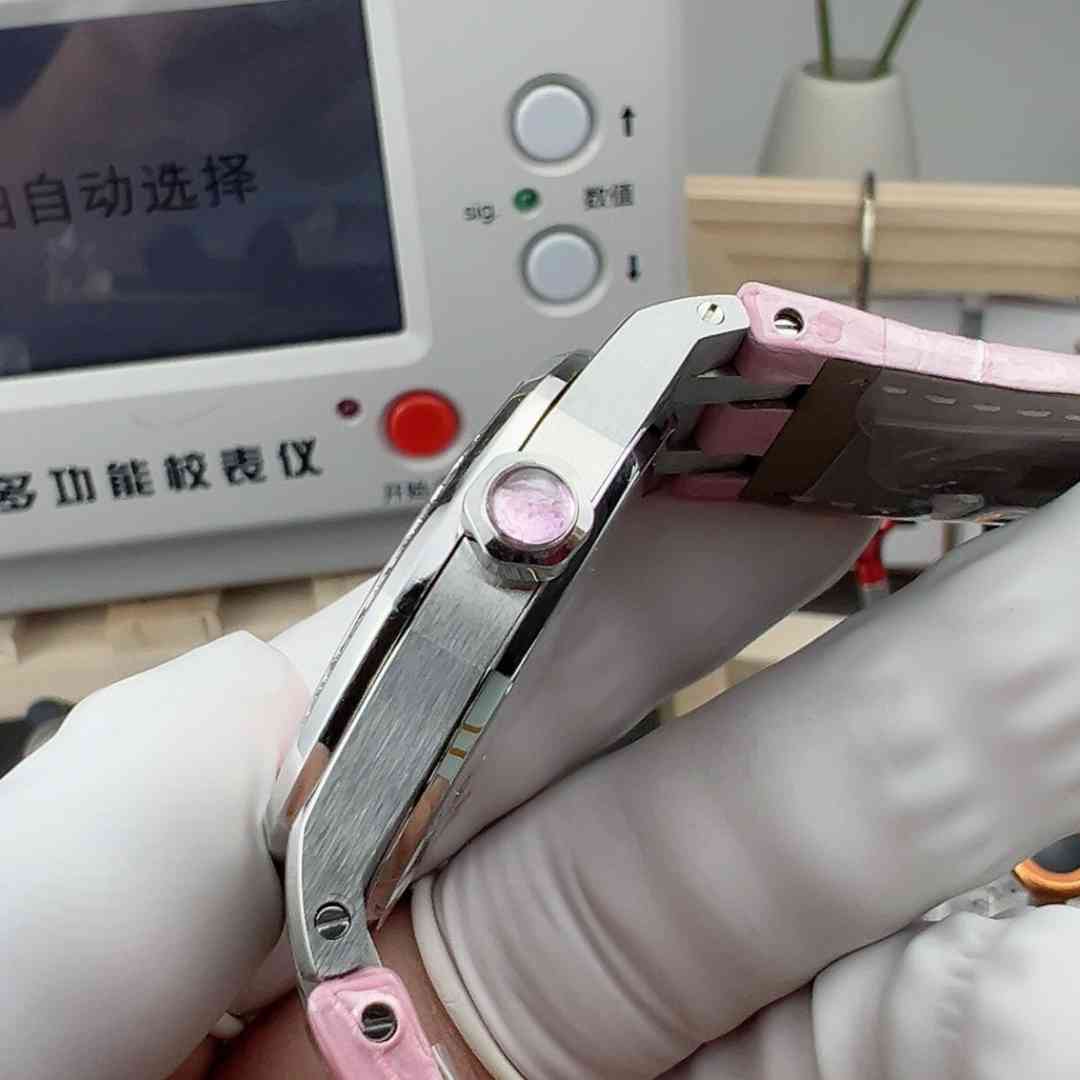 AUDEMARS  PIGUET Royal  Oak 33mm  AU0503
