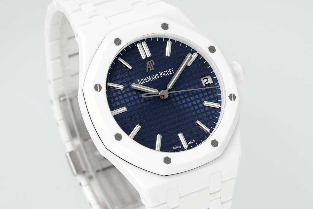 AUDEMARS    PIGUET  Royal Oak 41 AU0511（2025 new ceramic )