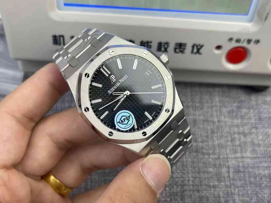 AUDEMARS     PIGUET Royal Oak 41mm AU0524