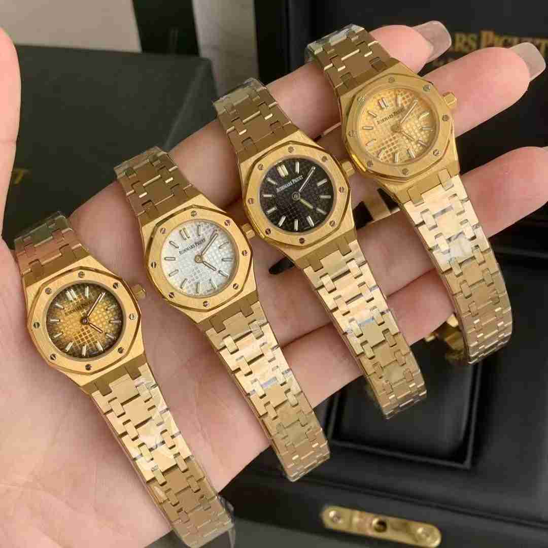 AUDEMARS     PIGUET Royal Oak MINI 23mm AU0526