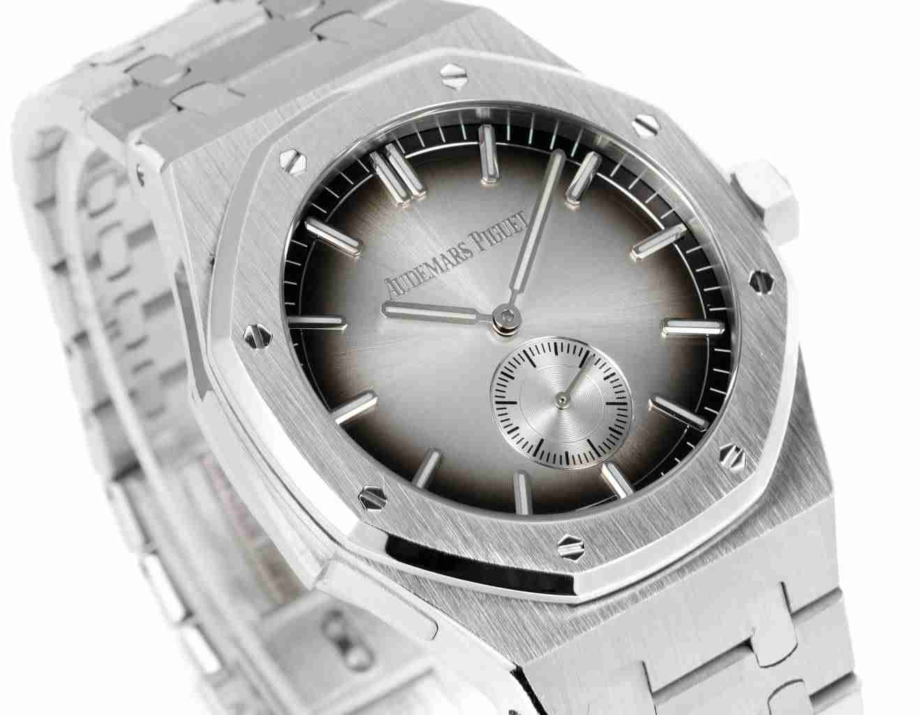 AUDEMARS     PIGUET Royal Oak 42mm AU0532