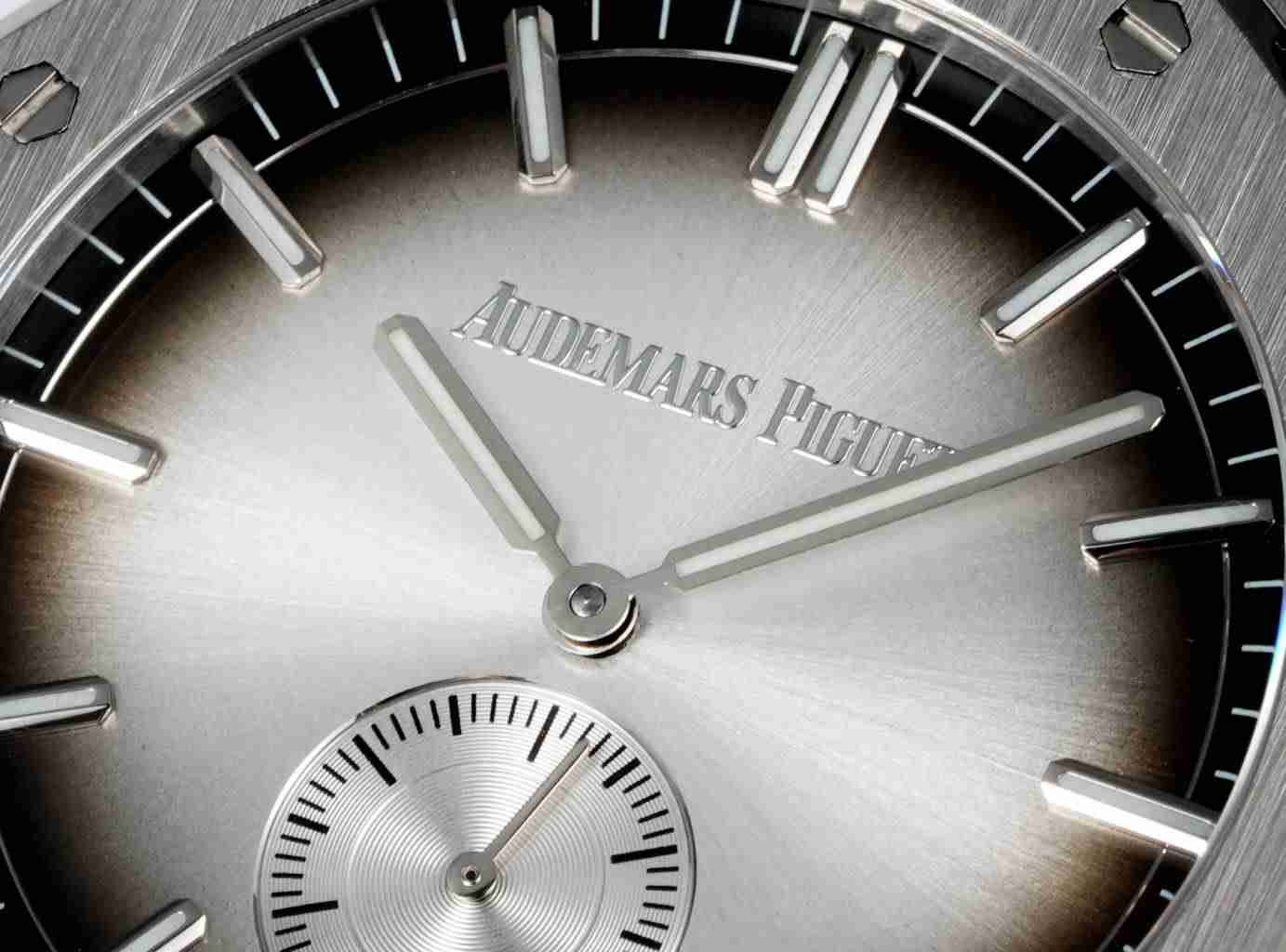 AUDEMARS     PIGUET Royal Oak 42mm AU0532
