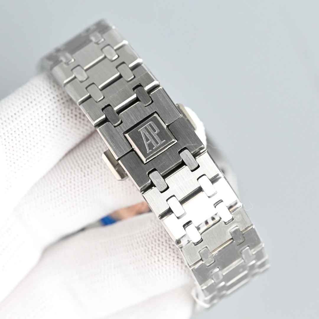 AUDEMARS     PIGUET Royal Oak 41mm AU0541