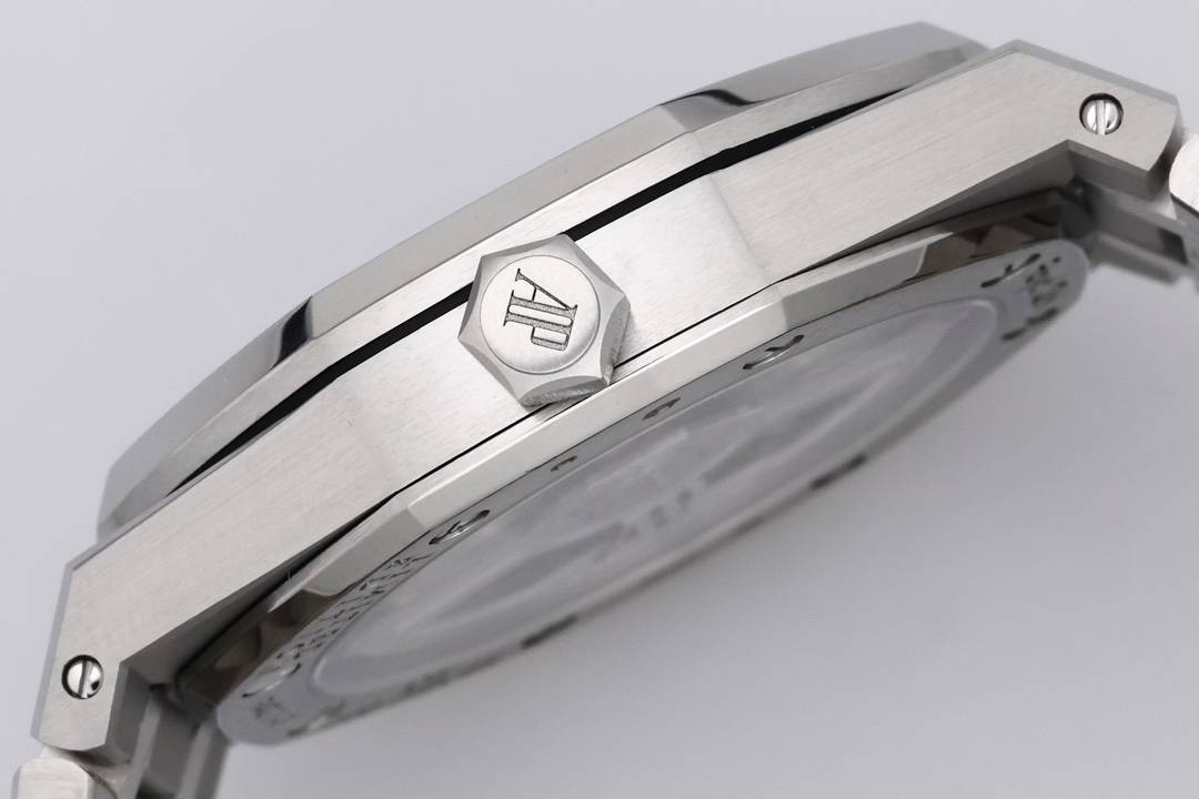 AUDEMARS     PIGUET Royal Oak 41mm AU0545