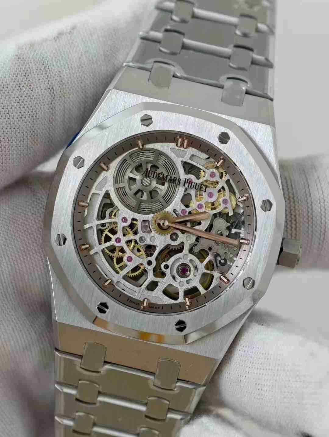 AUDEMARS     PIGUET Royal Oak 41mm AU0550