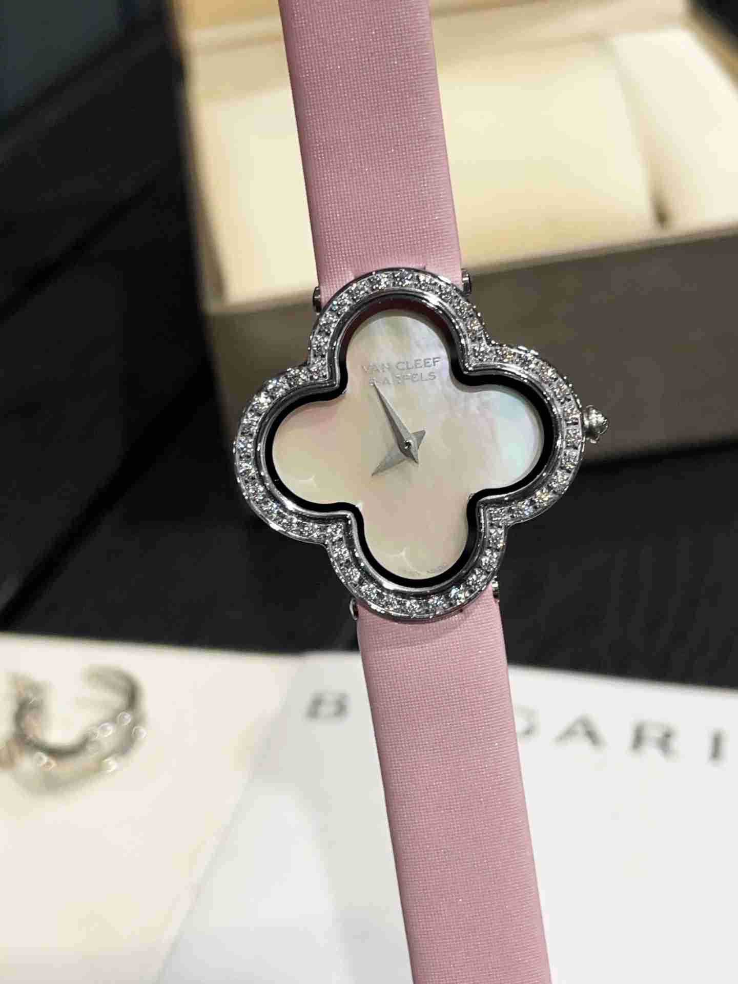 Van Cleef & Arpels FK0037