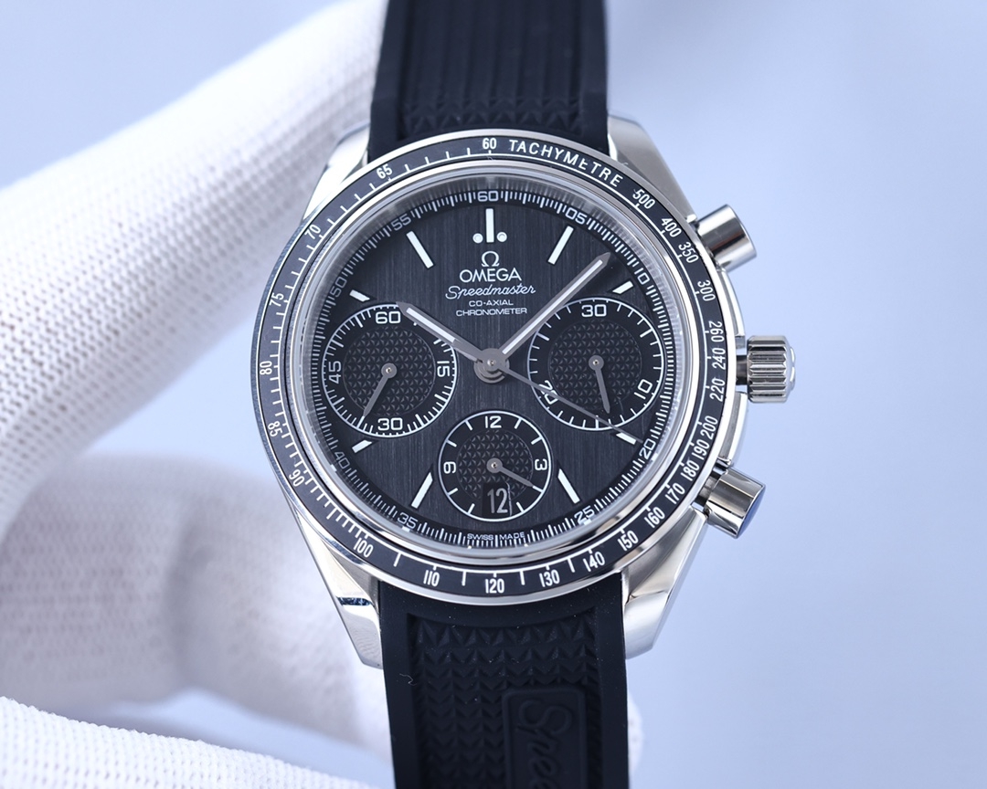 OMEGA   SPEEDMASTER  OM0104