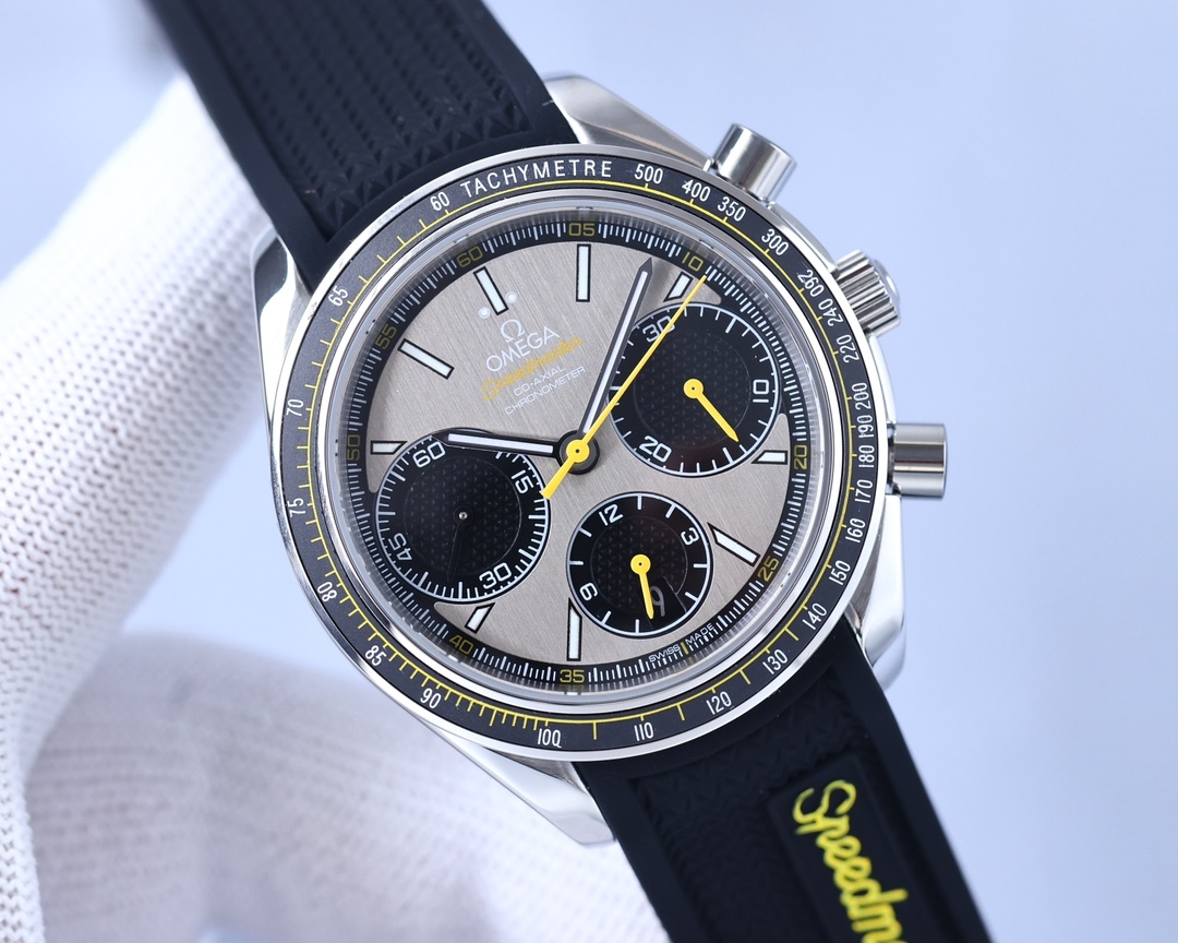 OMEGA   SPEEDMASTER  OM0105