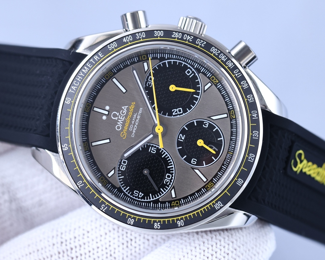 OMEGA   SPEEDMASTER  OM0105