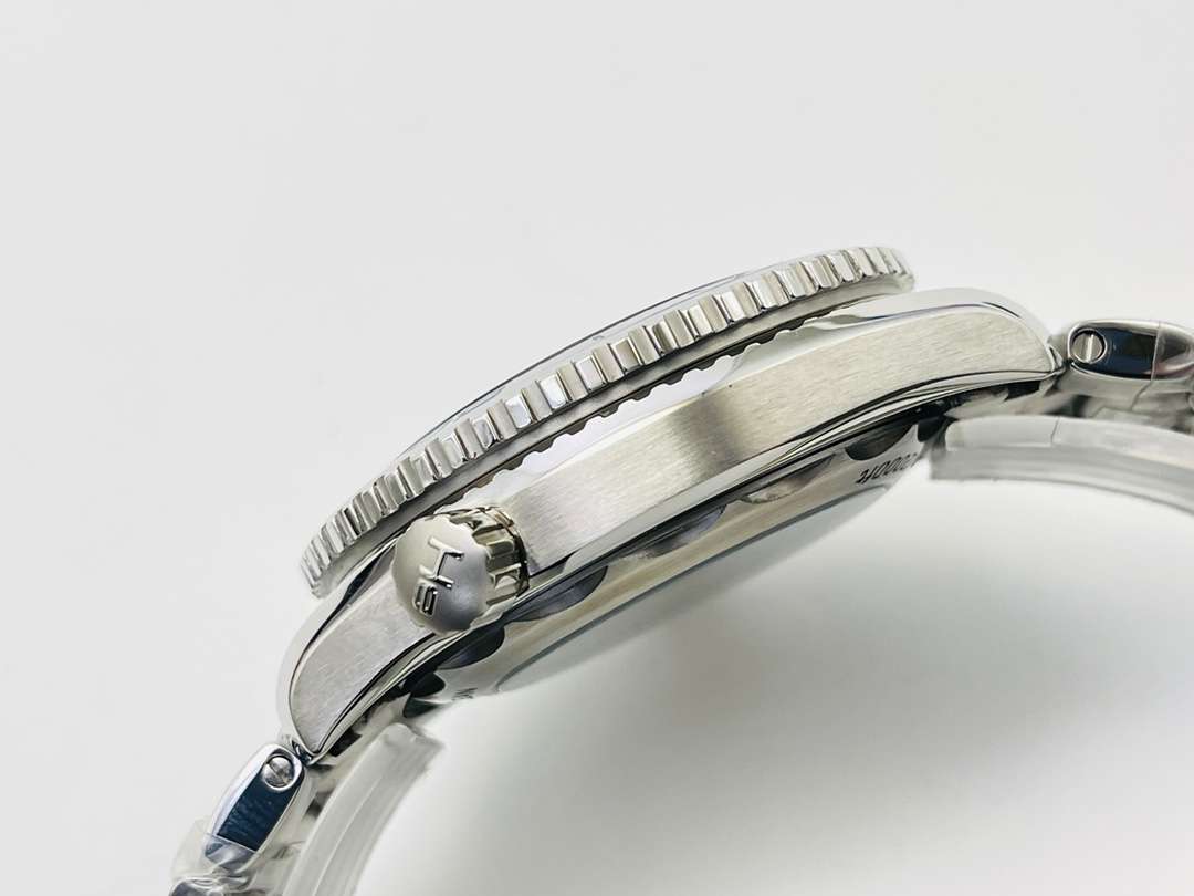 OMEGA    SEAMASTER OM0208