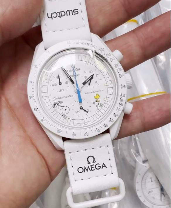 OMEGA X SWATCH X Snoopy  OM0281