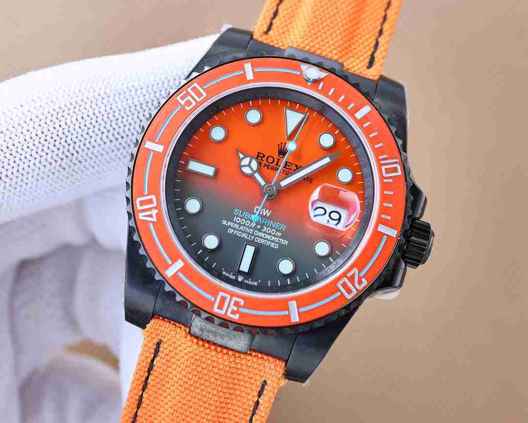 ROLEX  New Submariner 40MM RO1384