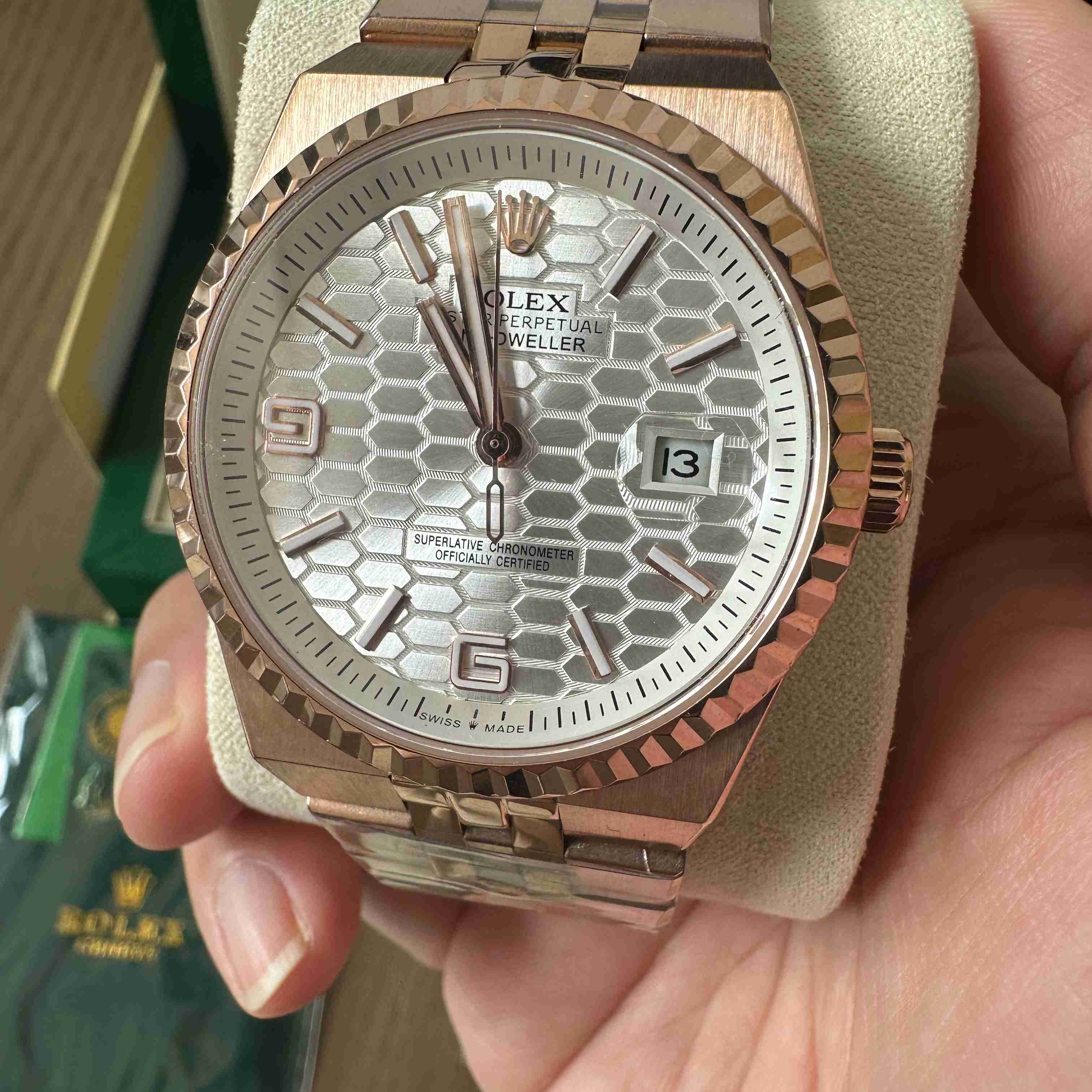 ROLEX      Land-Dweller 40 RO1900