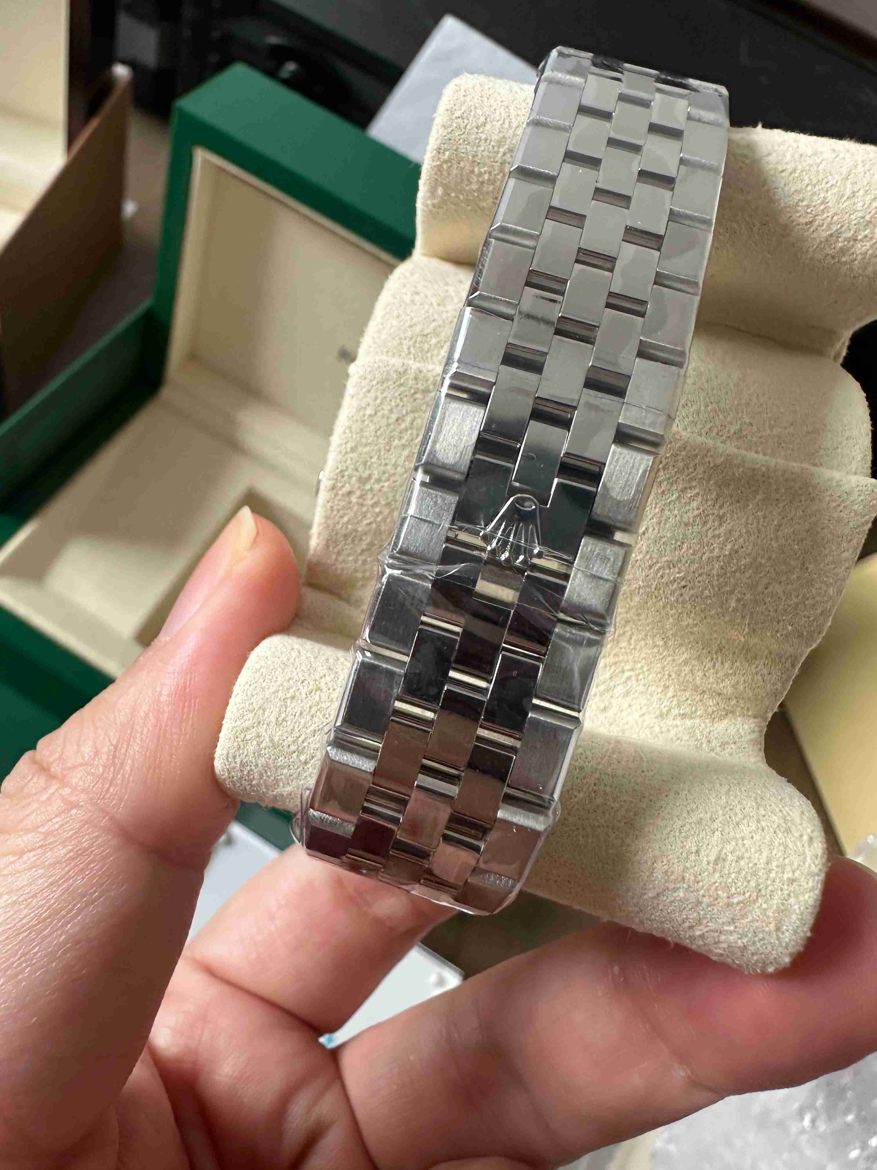ROLEX 2025 Land-Dweller RO1911 (1 SALE)(1:1) ROLEX 2025 Land-Dweller RO1911 (1 SALE)(1:1)